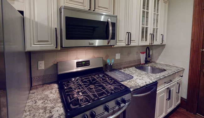 Building Photo - 9/1 No Fee! Two level 5BR/2BA near Brigham Circle, Longwood, Northeastern!