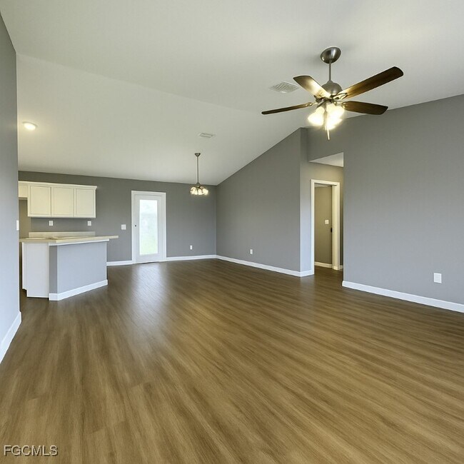 Photo - 2948 SW 6th Ave