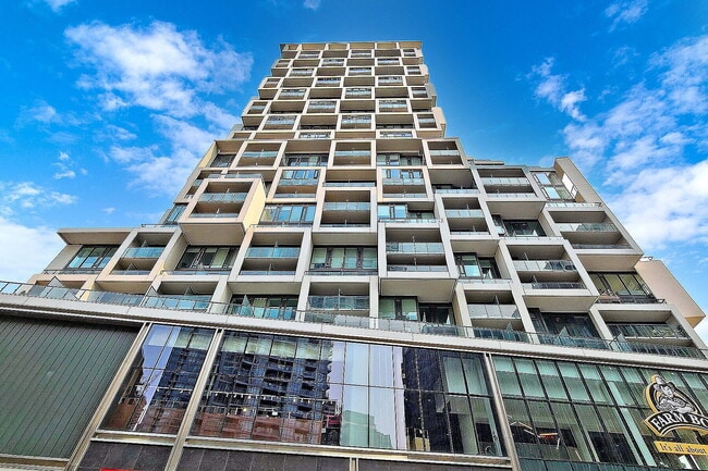 Building Photo - 5 Soudan Ave