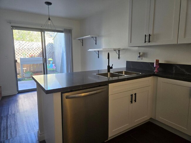 Photo - 345 University Dr Unit D2