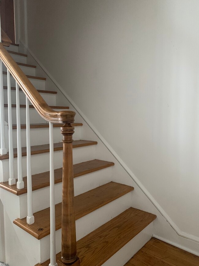 Foyer Entrance - 1607 Bedford St Unit 2