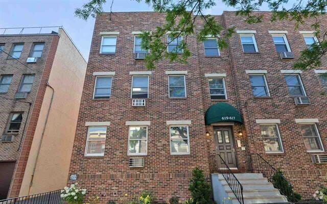 Building Photo - 617 Madison St Unit B Rental