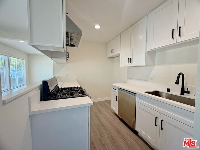 Photo - 410 E Cherry Ave