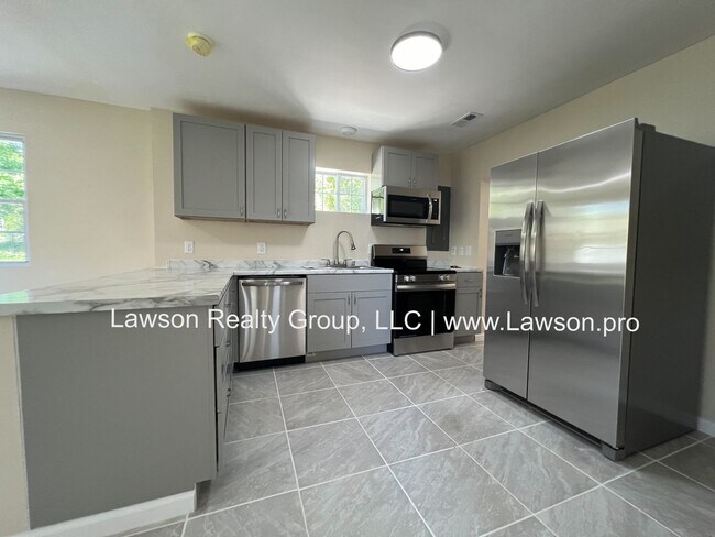 Photo - Beautiful, 2 Bedroom, 1 Bath, Completely R...