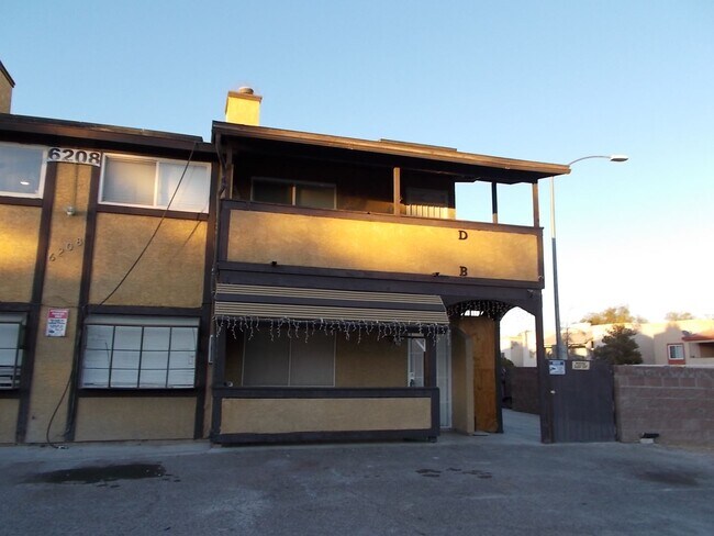 Building Photo - 6208 Ilanos Ln Unit B