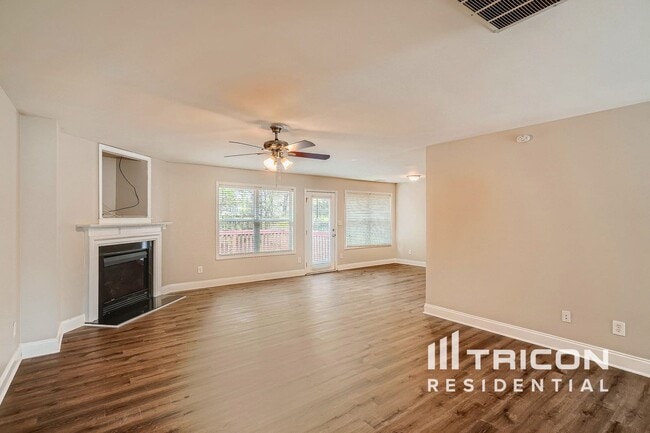 Photo - 642 Lynnfield Dr SE