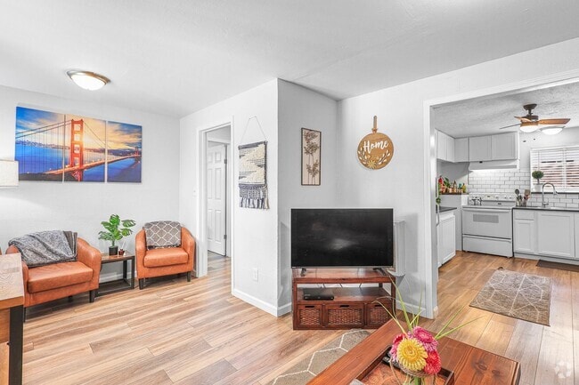 Building Photo - 1216 Trinity St Unit B Rental
