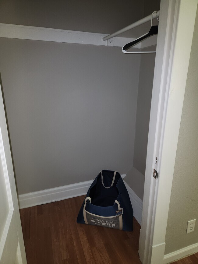 Photo - 3537 Iowa Ave