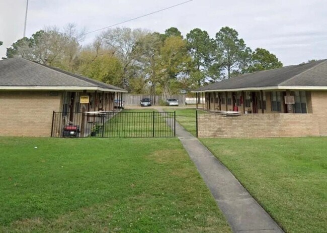 Building Photo - 700 Corley Ave Unit 700 Corley St - 766