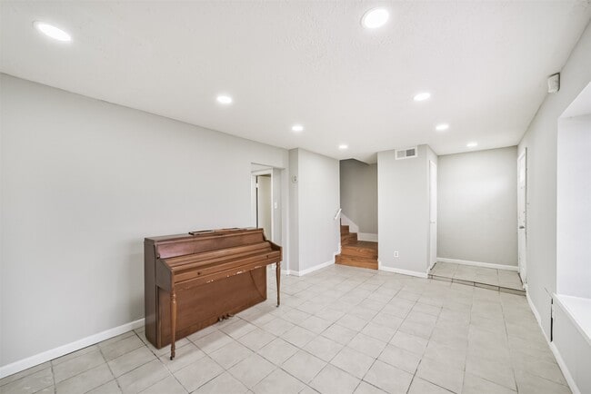 Photo - 7059 Chasewood Dr Unit True