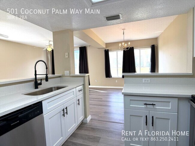 Photo - 501 Coconut Palm Way