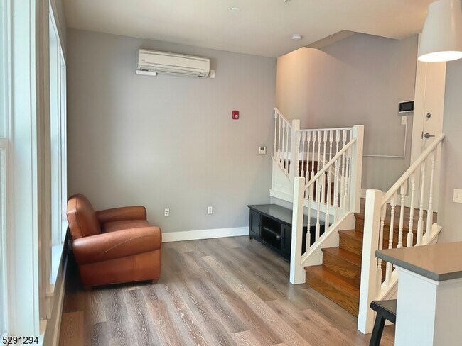 Photo - 58 New St Unit 2B