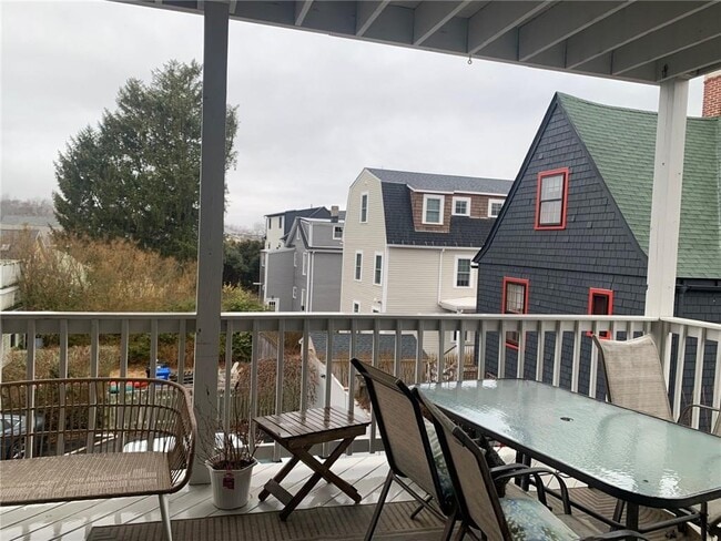 603 Thames St Unit 4