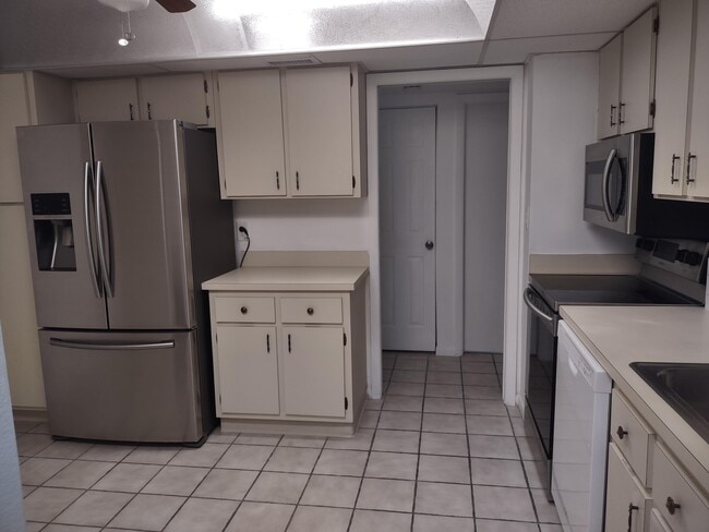 Photo - 3212 Strawflower Way Unit 211