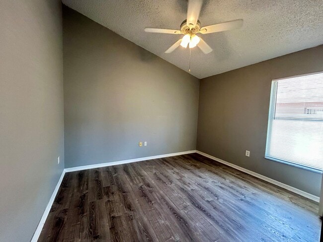 Photo - 138 Sir Phillips Dr