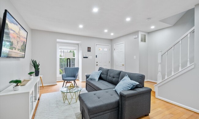 Photo - 5073 9th St S