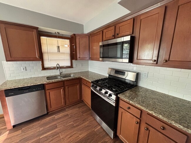 Photo - Beautiful 4 Bedroom 2 Bath Home in South St. Paul!