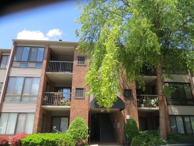 Building Photo - 13211 Chalet Pl Unit chalet