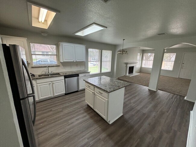 Photo - PRELEASING FOR MID JULY! 3 Bedroom 2 bath in the heart of South Austin