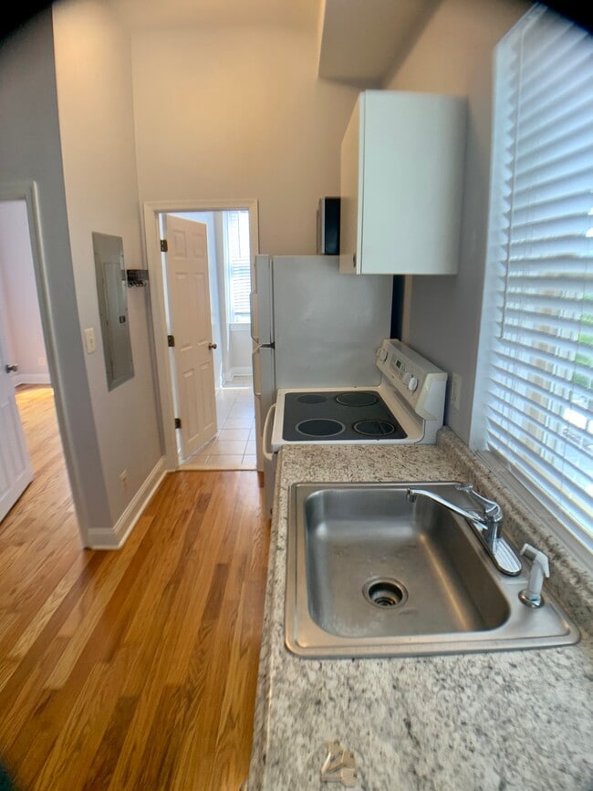 Photo - 1431 John St Unit 3F