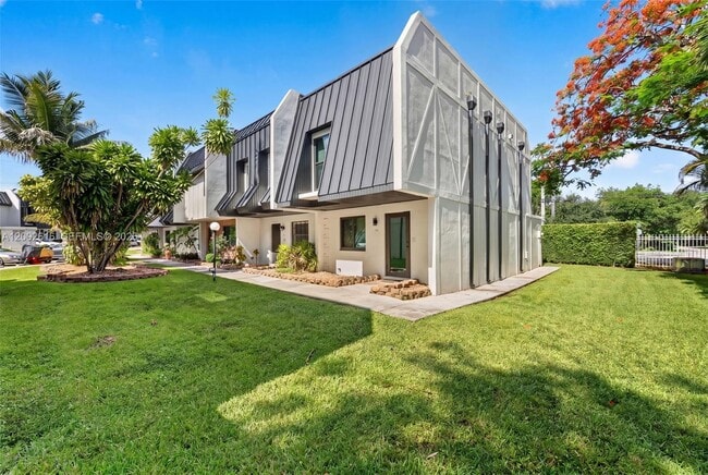 Building Photo - 5555 Ludlam Rd Unit 23