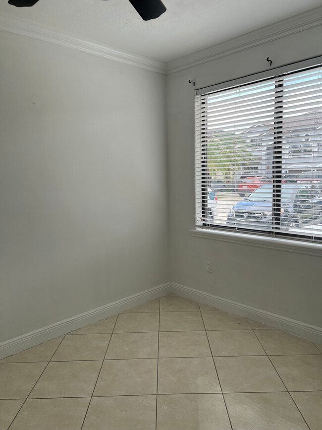 Building Photo - 13991 SW 152nd Ter Unit West Kendall Studio Rental
