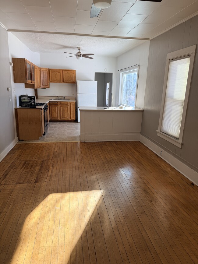 Building Photo - 610 Mill St Unit 610 Lower