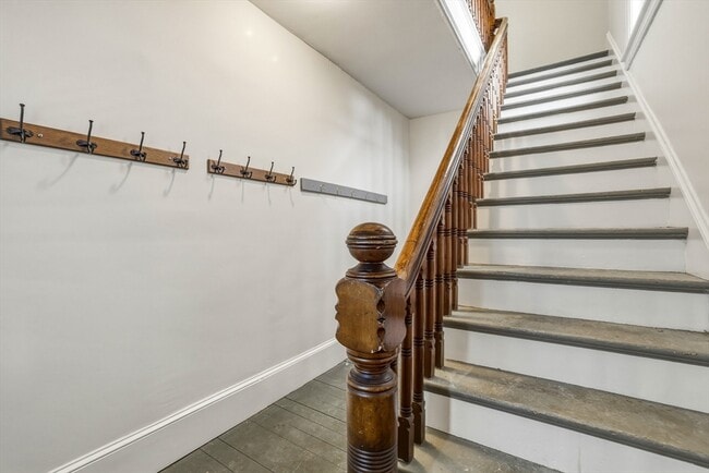 Photo - 105 Nonotuck St