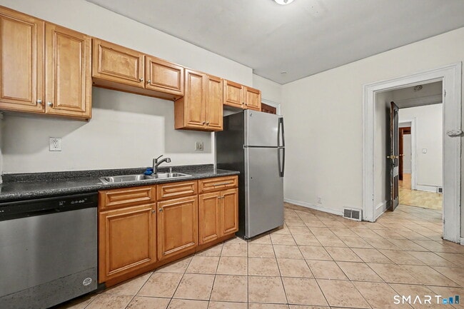 Photo - 135 Sherwood Ave