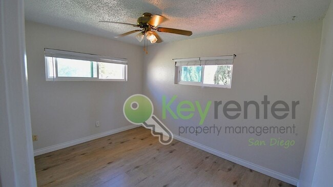 Photo - 8073 Palm St