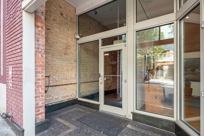 52 Biltmore Ave Unidad 203
