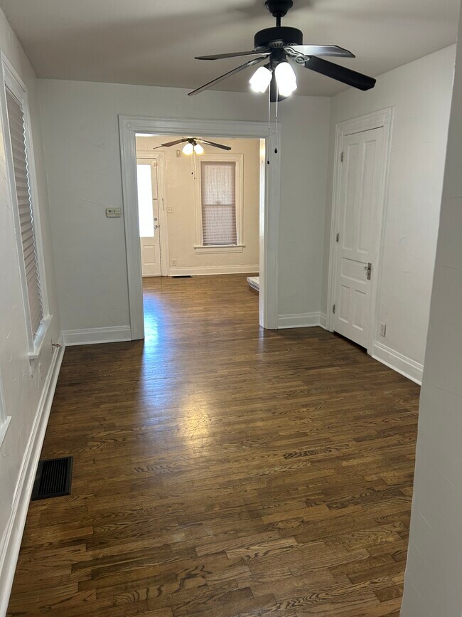 Photo - 10 /12 Garret St