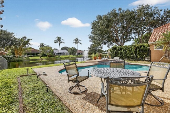 Photo - 9481 Oak Grove Cir