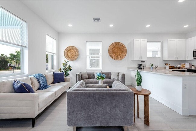 Photo - 3675 Saginaw Ave