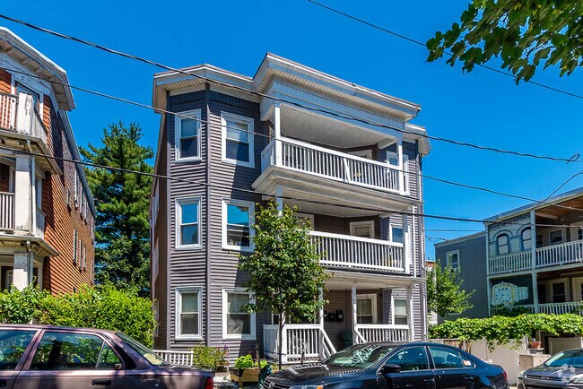 Building Photo - 35 Fox St Unit 3 Rental
