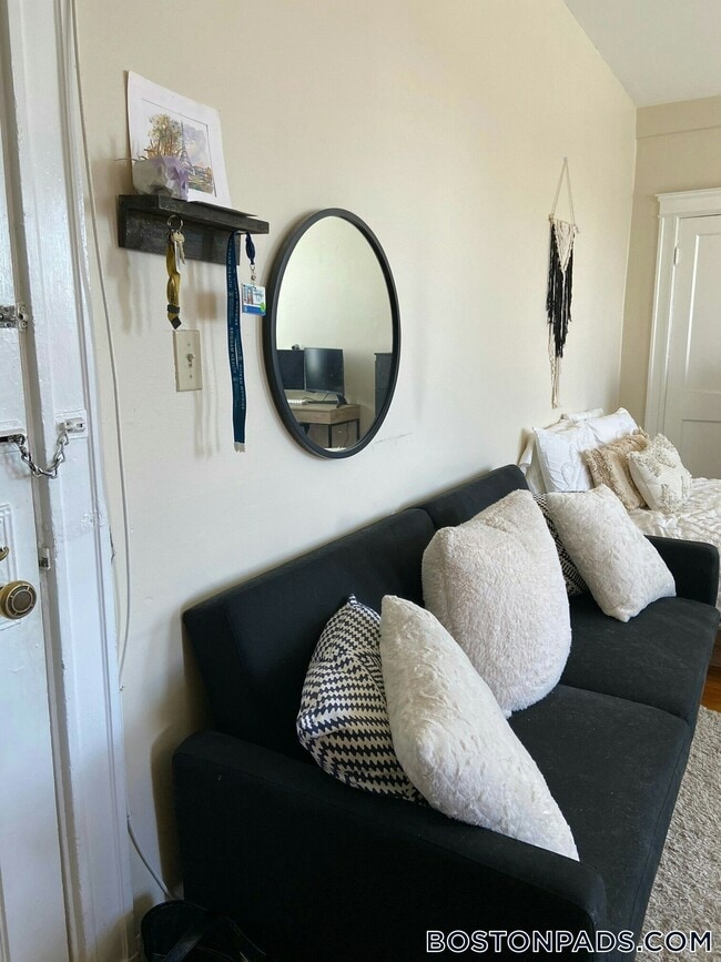 Building Photo - 1197 Commonwealth Ave