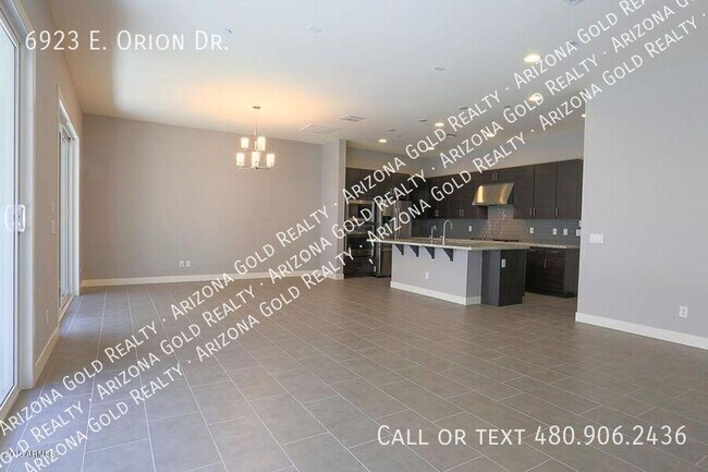 Photo - Skye on McDowell