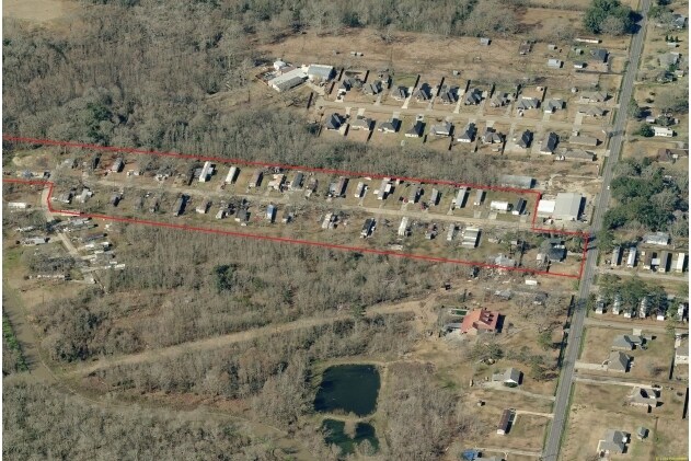Photo - Colonial Oaks Apartments