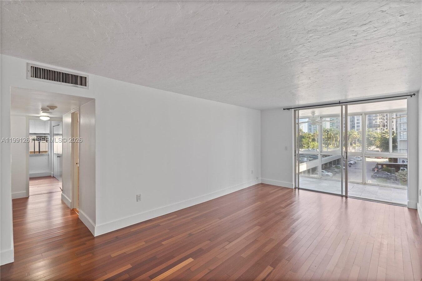 Photo - 145 SE 25th Rd Unidad 404