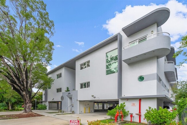 Building Photo - 645 Palmetto Dr Unit 6
