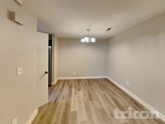 Photo - 1021 30th St NE