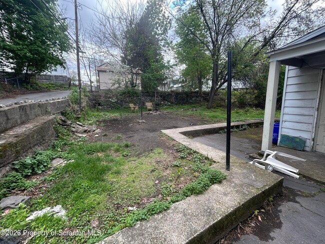 Photo - 717 E Elm St