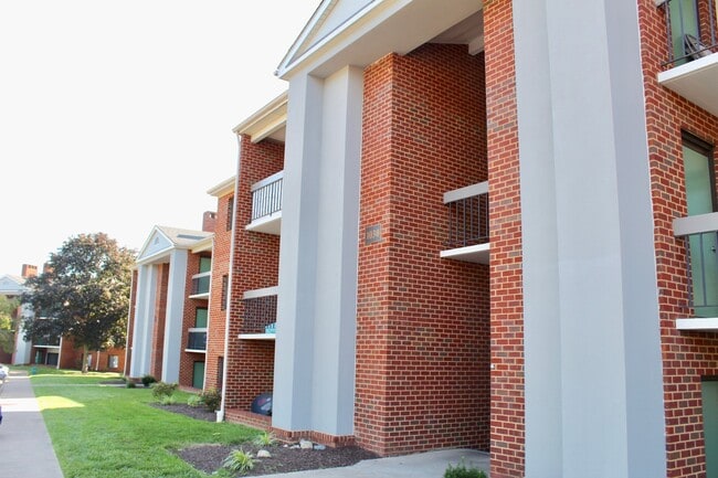 Building Photo - 1030-3 Blue Ridge Dr