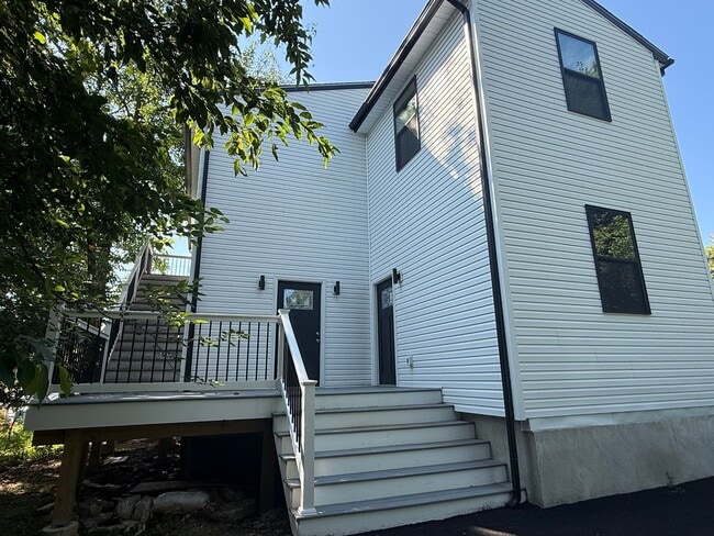 Photo - 132 Yale Ave Unit 1