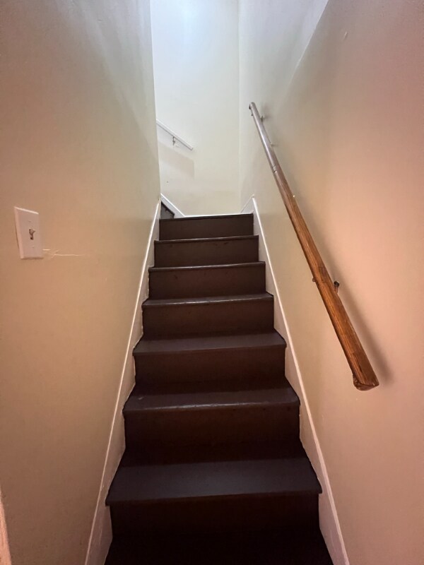 Photo - 403 Centre St