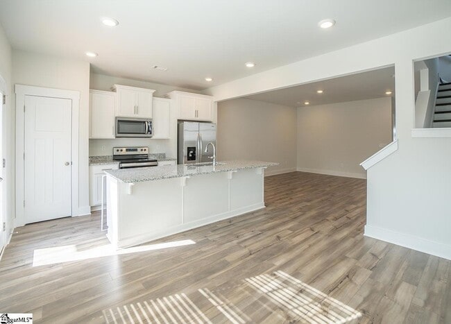 Photo - 152 Creekhill St