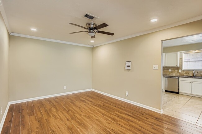 Photo - 15710 Sandy Hill Dr