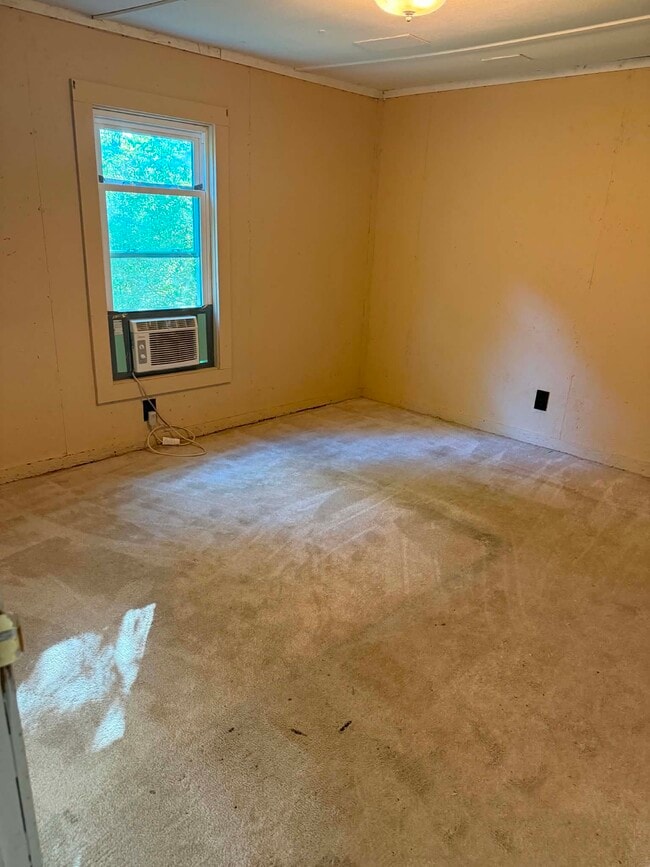 Photo - 1380 Mapleash Ave