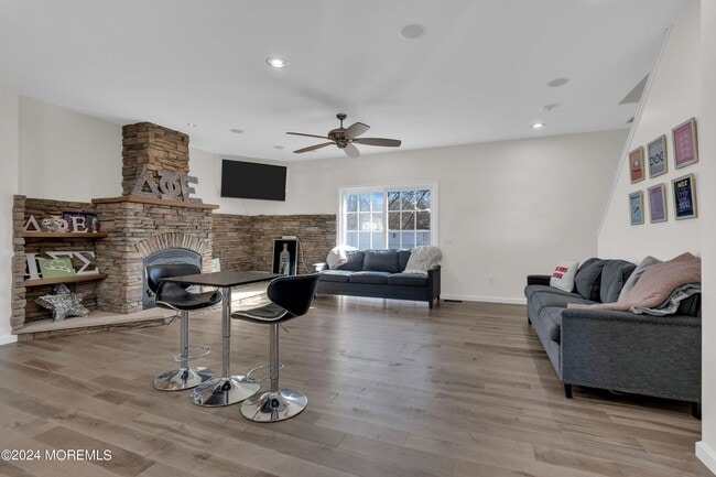 374.5 W Park Ave