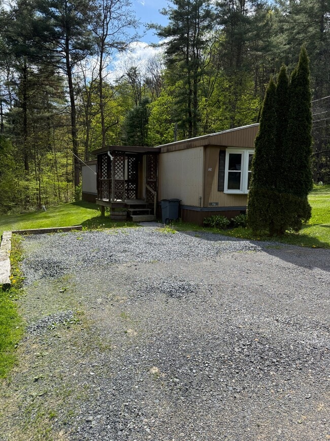 Photo - 1124 Moose Run Rd